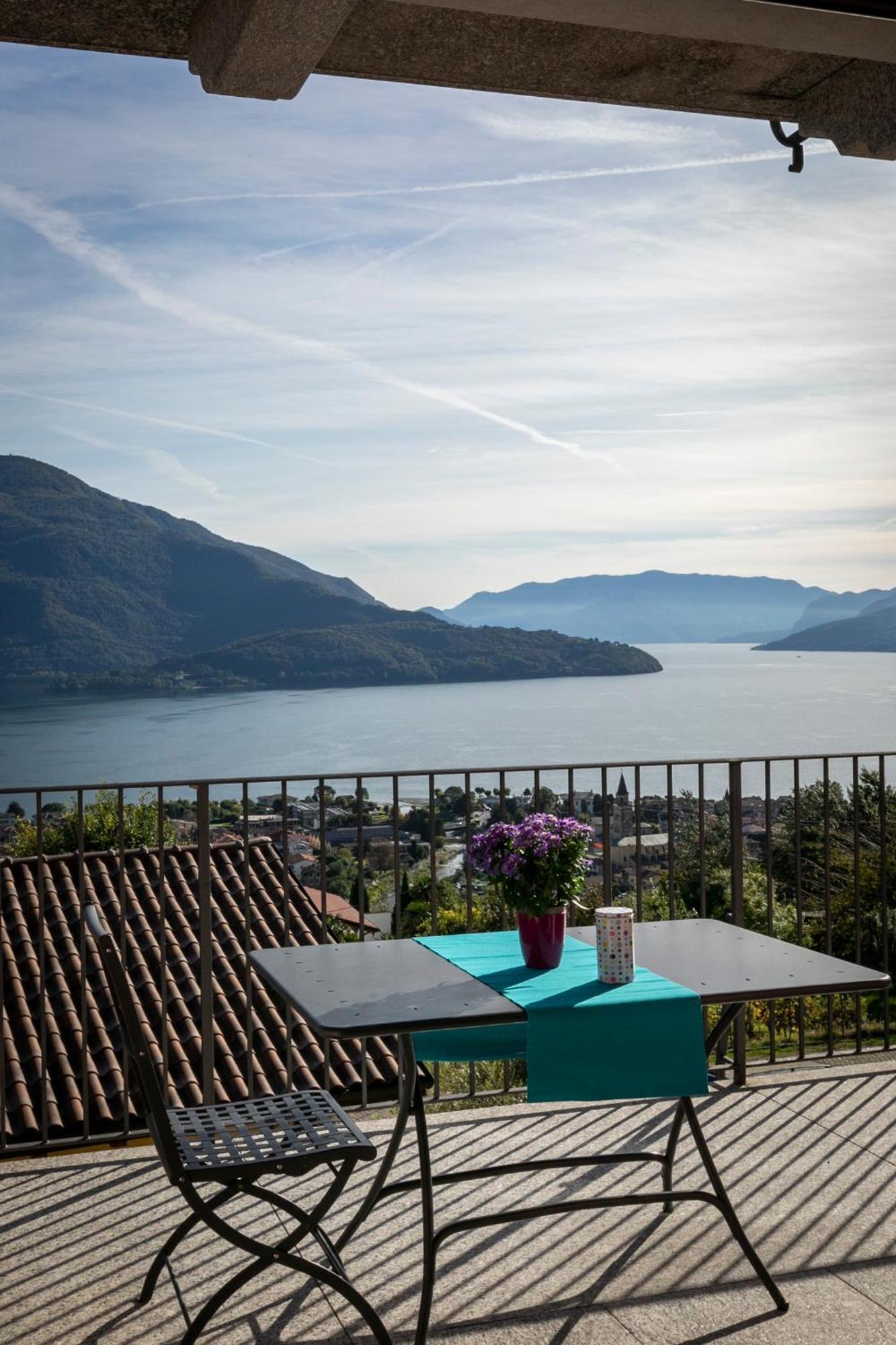 Residence La Collina Vercana Exterior photo